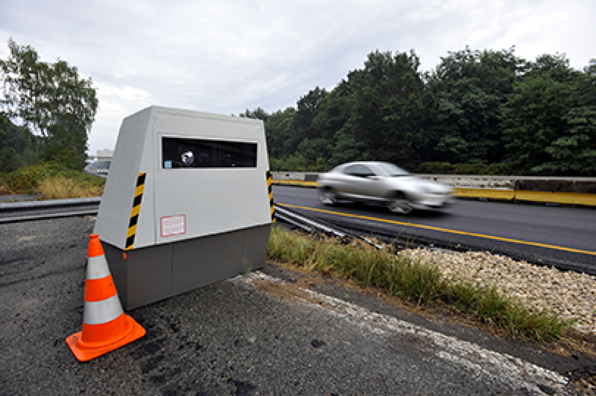 Sécurité routière : qu'est-ce que le radar anti-freinage expérimenté en  Espagne ?